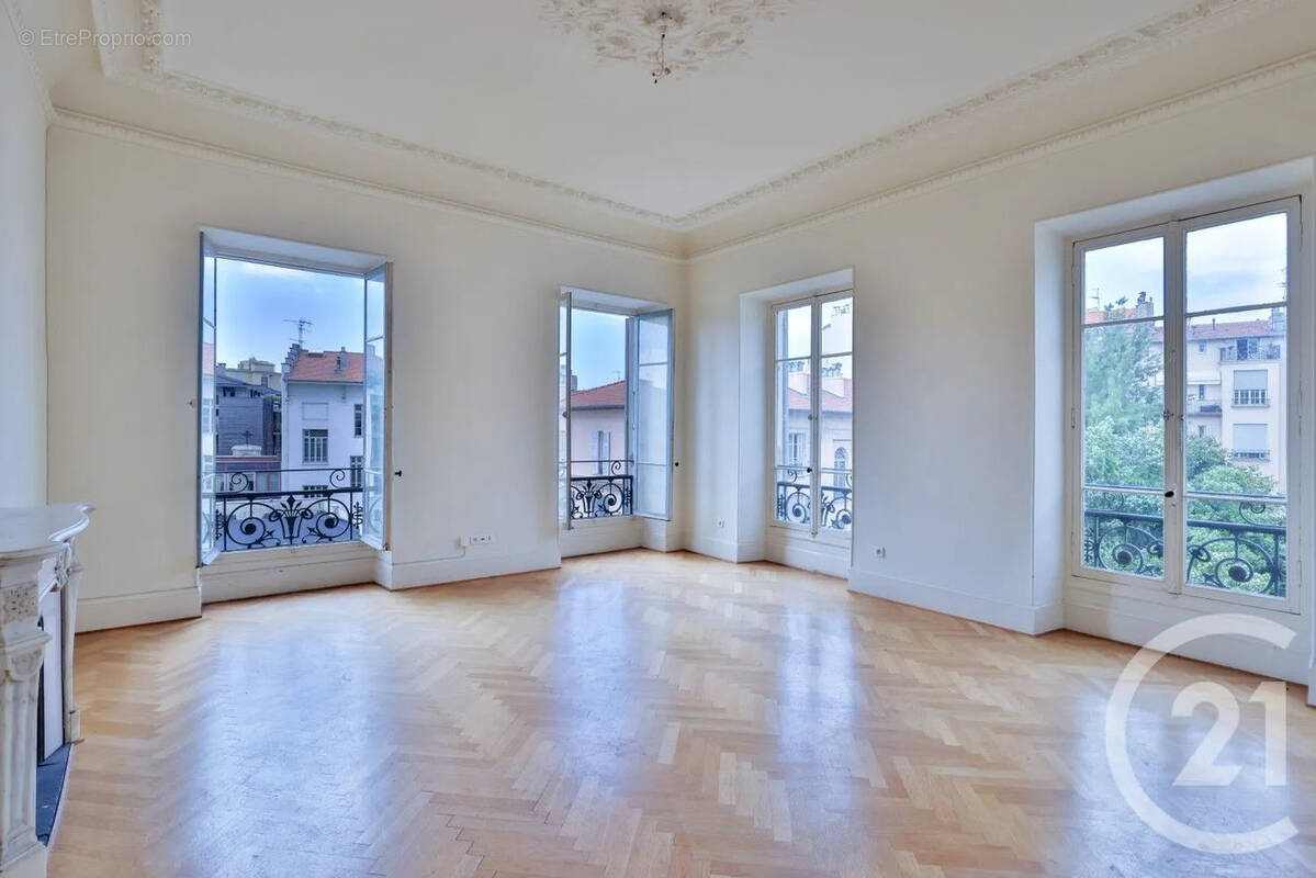 Appartement à NICE