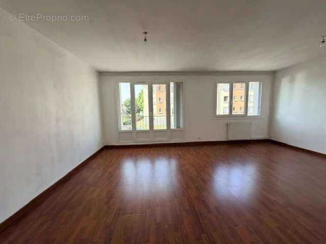 Appartement à GRAVIGNY