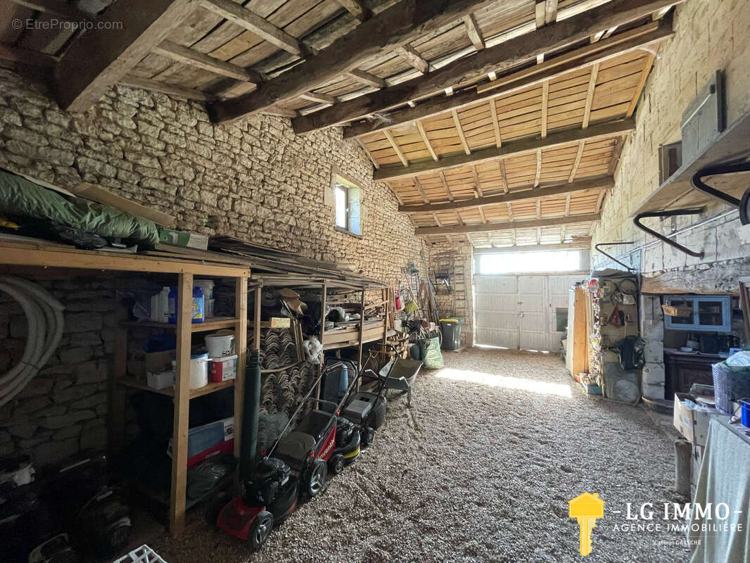 Maison à BOUTENAC-TOUVENT