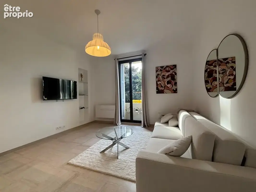 Nice – grand hôtel  studio de prestige avec balcon face à la coulée verte - photo 5
