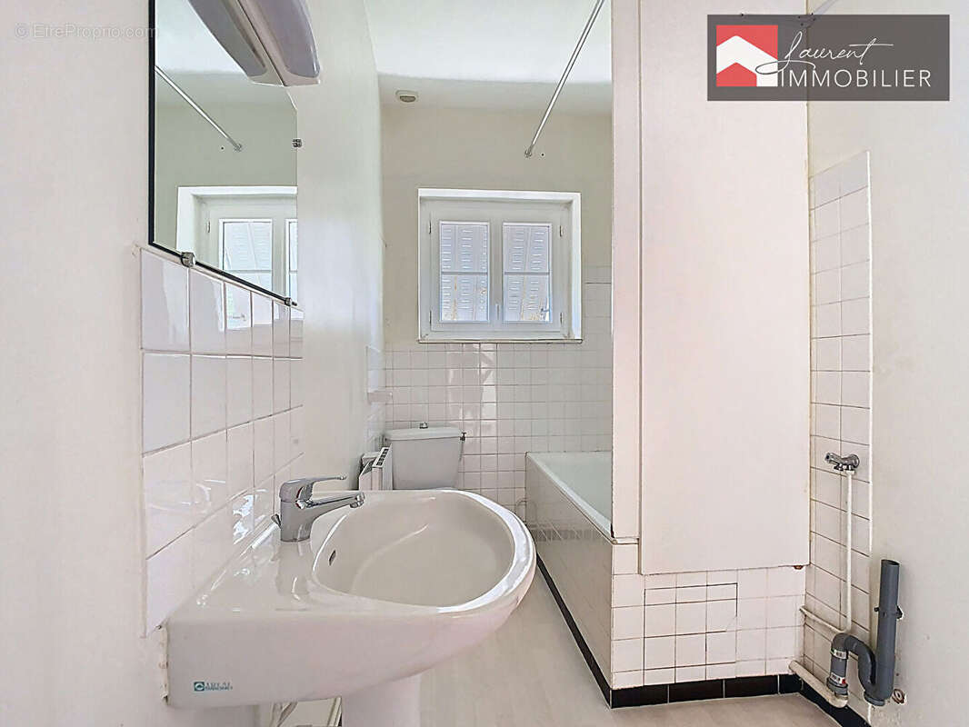 Maison à PONT-DE-VAUX