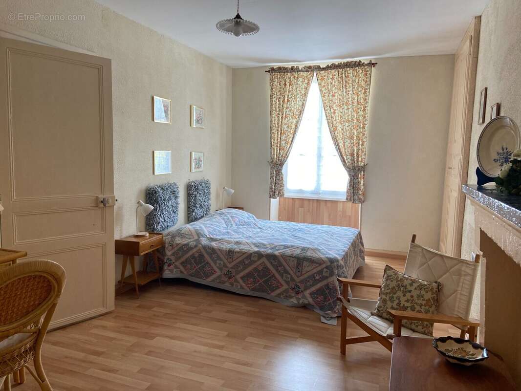 Maison 240 m² à La Berthenoux  - photo 7