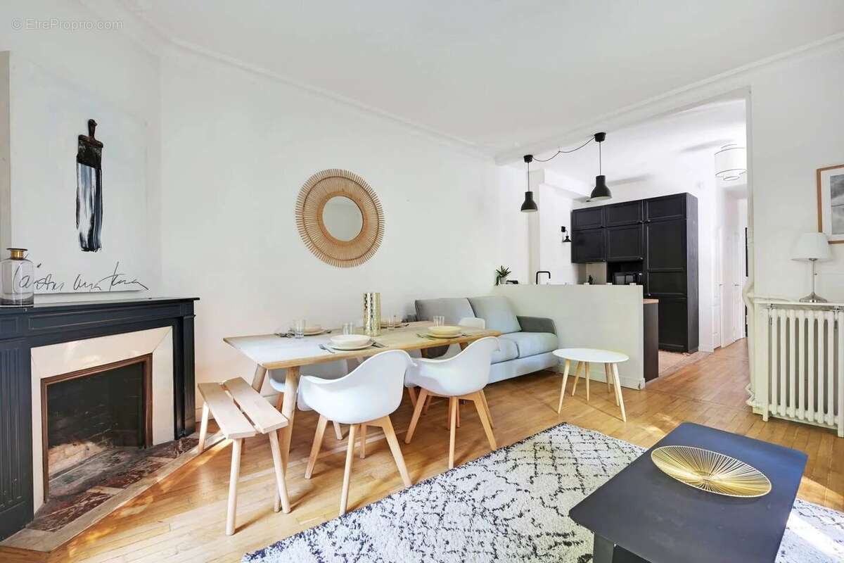 Appartement à PARIS-16E