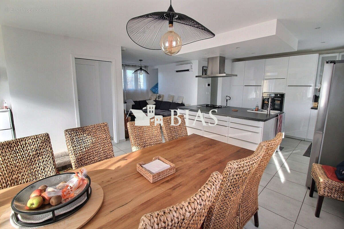 Maison à BOURG-ACHARD