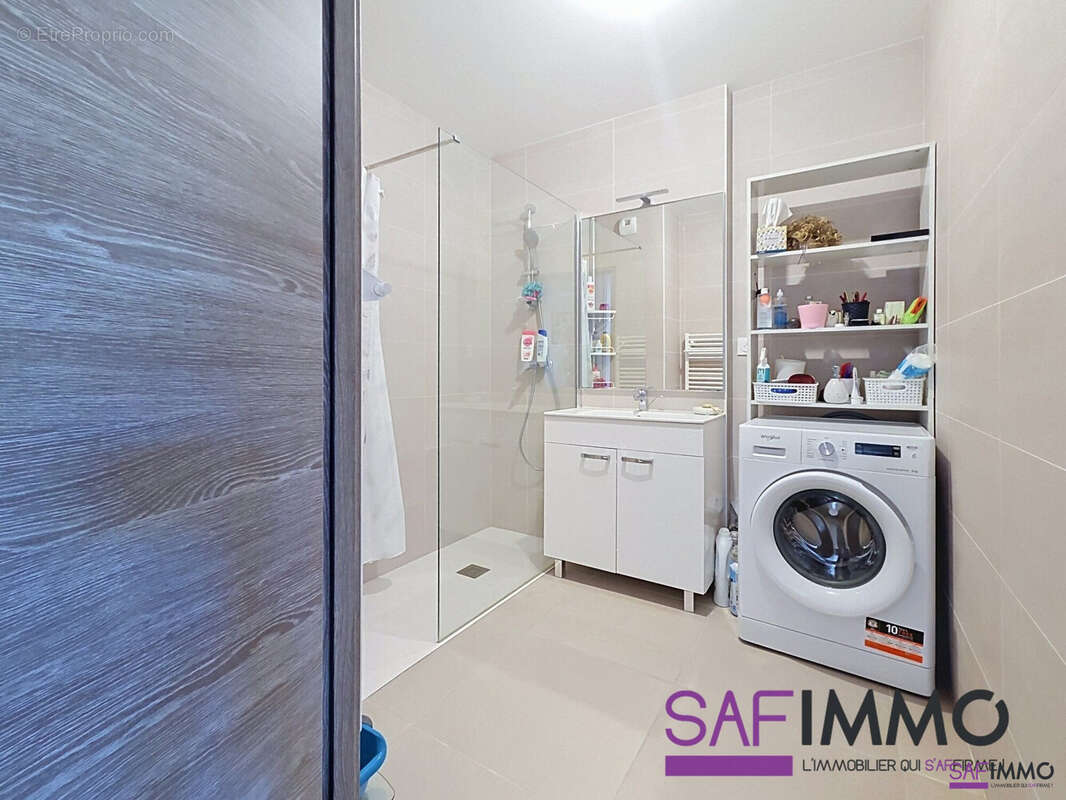 Appartement à PIERRE-BENITE