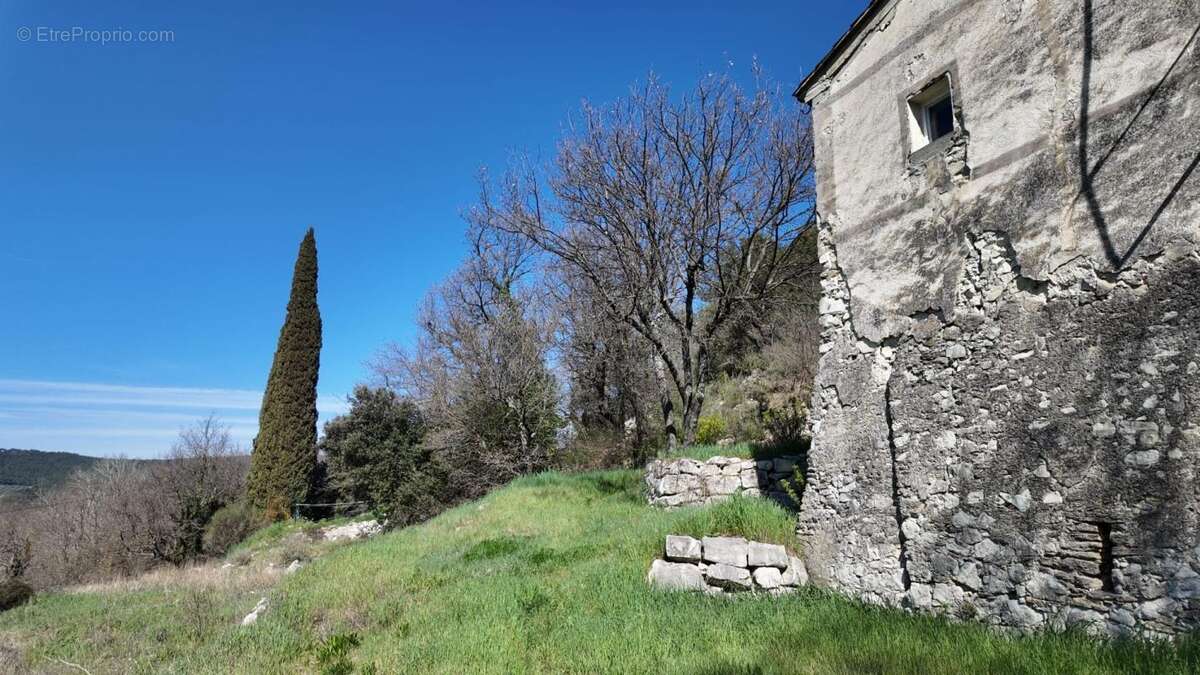 Maison à ENTRECHAUX