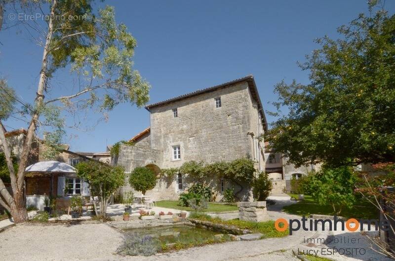 Maison à NANTEUIL-EN-VALLEE