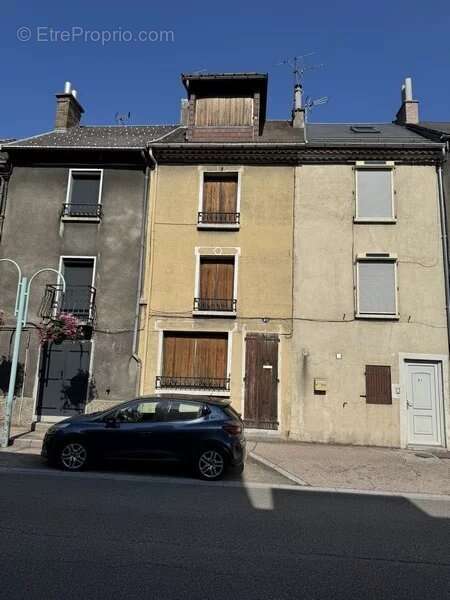Maison avec terrain au centre de la Mure. - photo 2