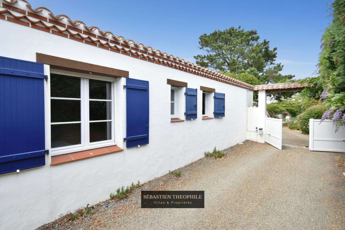 Maison Vendéenne T5 proche Saint Gilles - Authenticité et Confort - photo 2