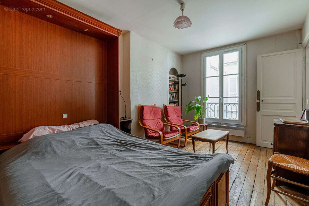 Appartement à PARIS-17E