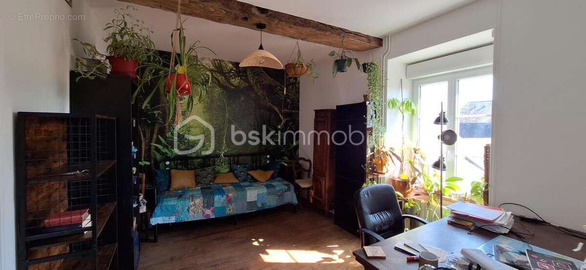 Maison à SAINT-BERTHEVIN-LA-TANNIERE