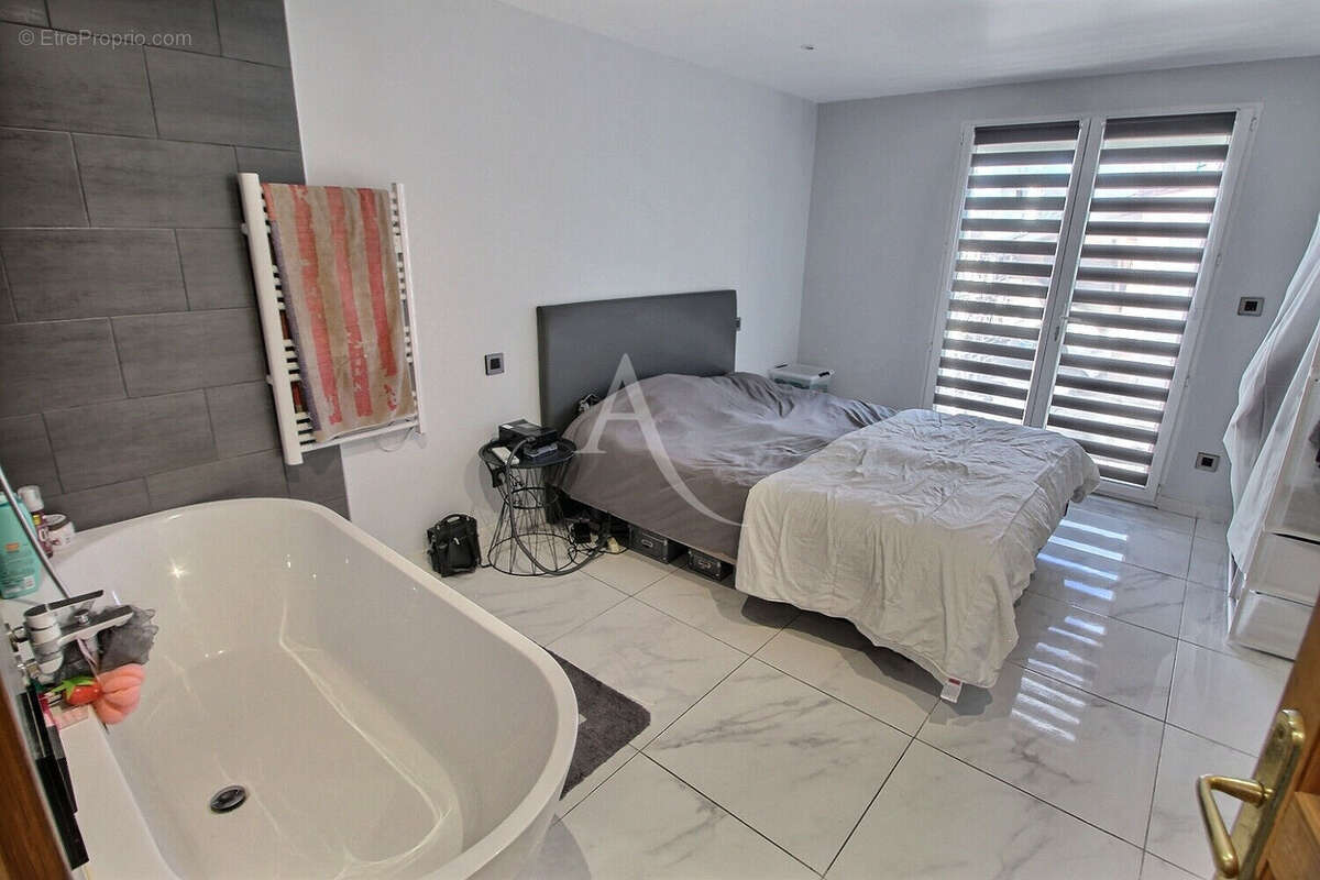 Maison à SAINT-CYPRIEN