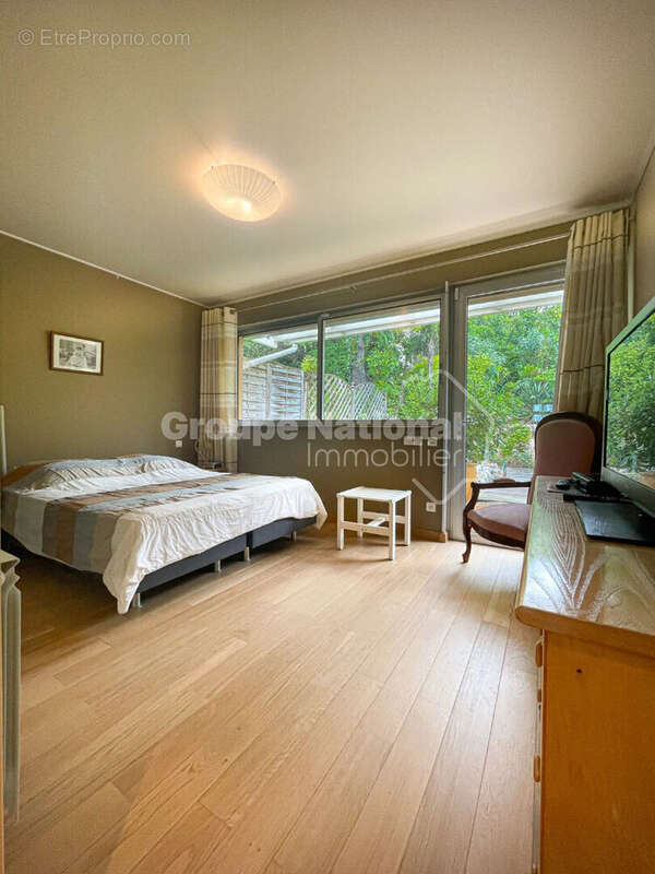 Maison à MANDELIEU-LA-NAPOULE