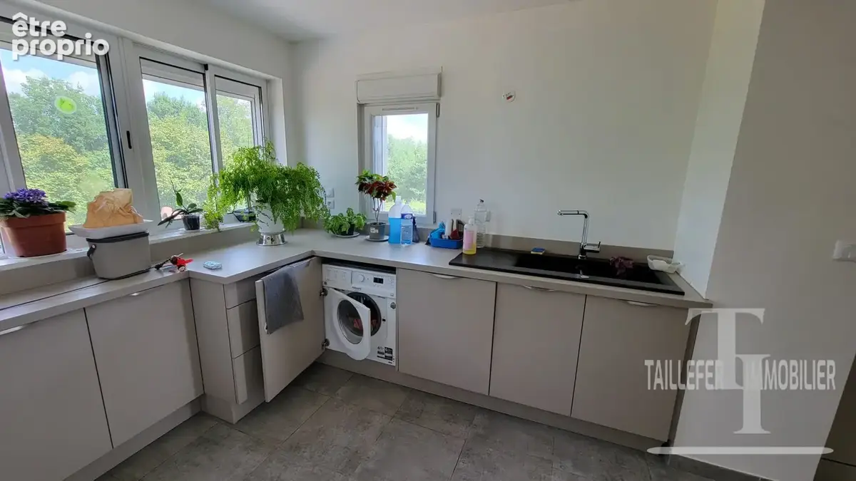 Maison 106 m² à Sarlande  - photo 7