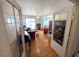 Aix en Provence. La Torse. Résidence Sénior, appartement de 63.30 m2 avec ascenseur, terrasses, cave, garage. - photo 3