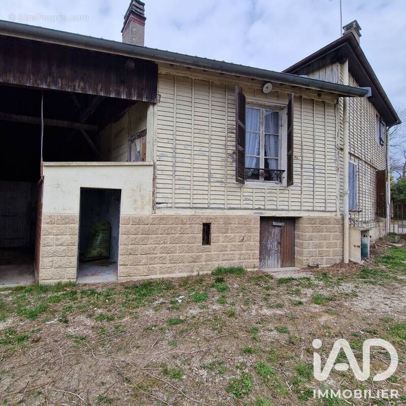 Photo 1 - Maison à LARZICOURT