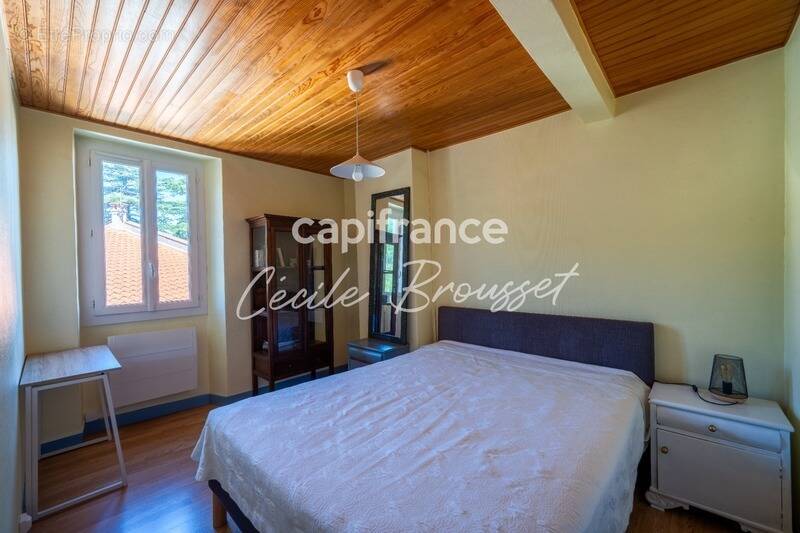 Maison à SAINT-LAURENT-DE-CERDANS