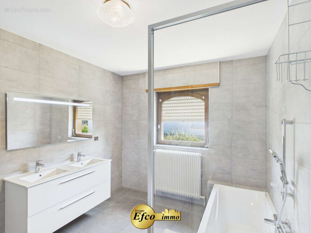 Rare à Pfastatt, maison de plain-pied, Île-de-France, 7 pièces 180 m2 sur 8 ares de terrain avec possibilté ac - photo 8