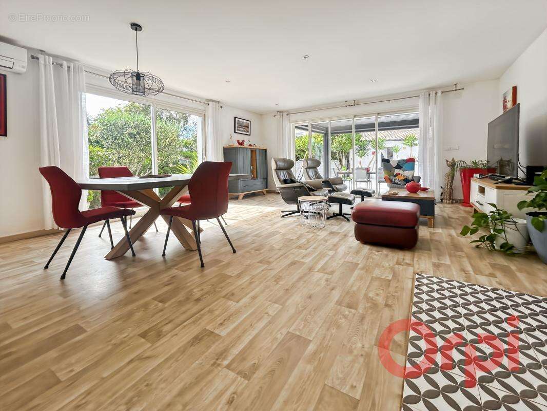 Maison à SAUVIAN