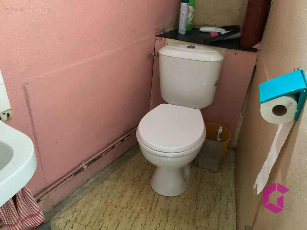 EN EXCLUSIVITE ! appartement traversant au 2ème et dernier étage, à rénover,  avec cave et grenier - photo 16