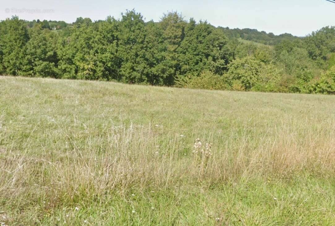 Terrain à ROUFFIGNAC-SAINT-CERNIN-DE-REILHAC