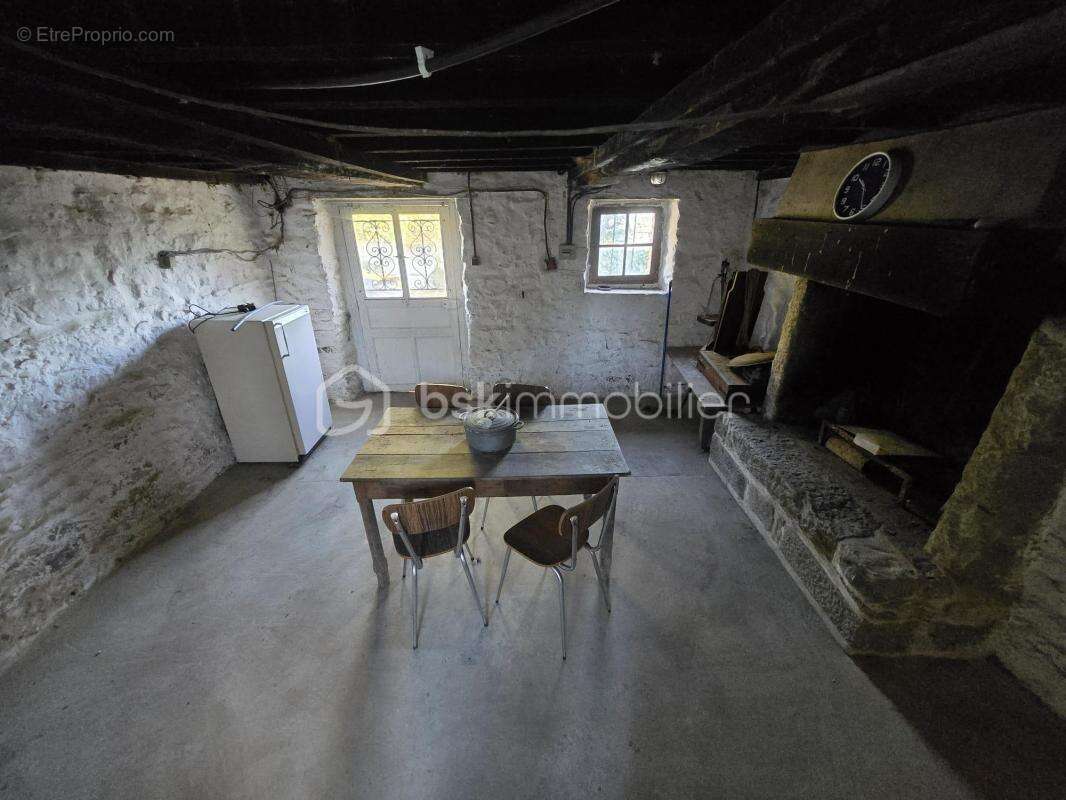 Maison à LA BAZOGE-MONTPINCON