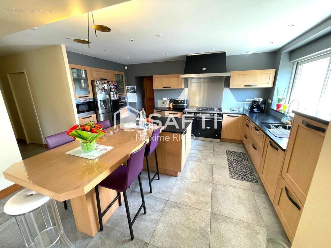 Maison 518 m² à Puymiclan  - photo 6