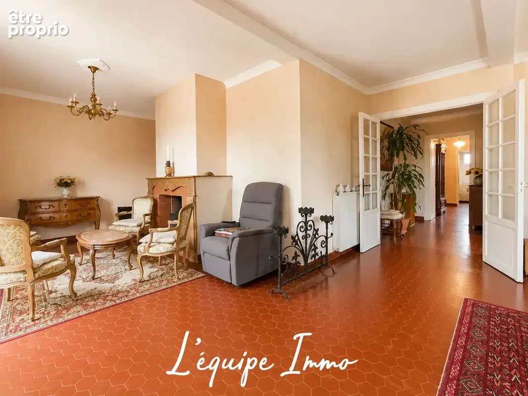 Hyper-centre   maison t5 de plain-pied   147 m2   parcelle de 723 m2 - photo 4