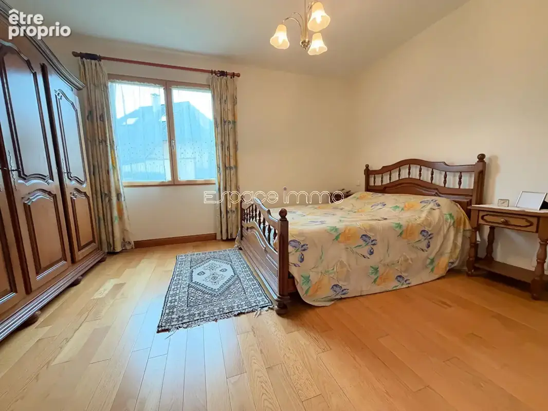 Appartement t5 - 112m² - 2 chambres - rez de jardin - garage - place de stationnement - cave - photo 6