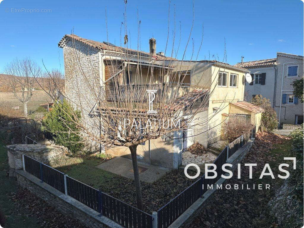 Maison à ONGLES