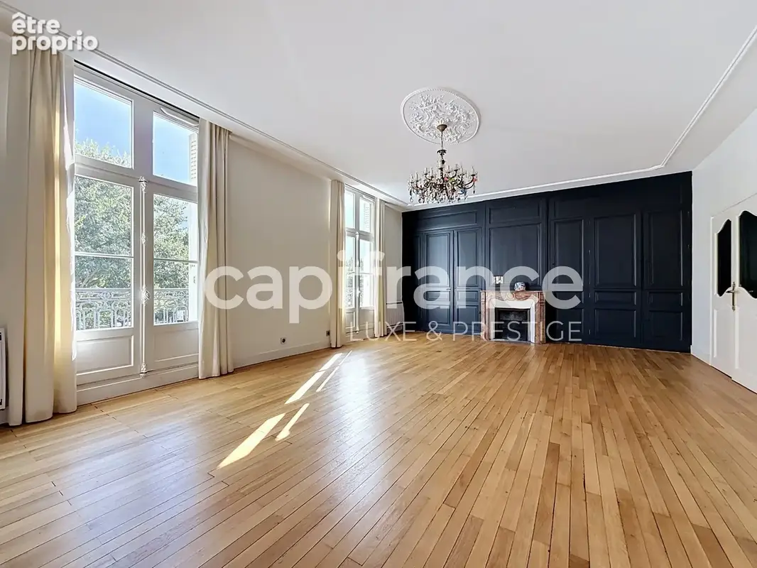 Appartement à SAINT-CYR-SUR-LOIRE