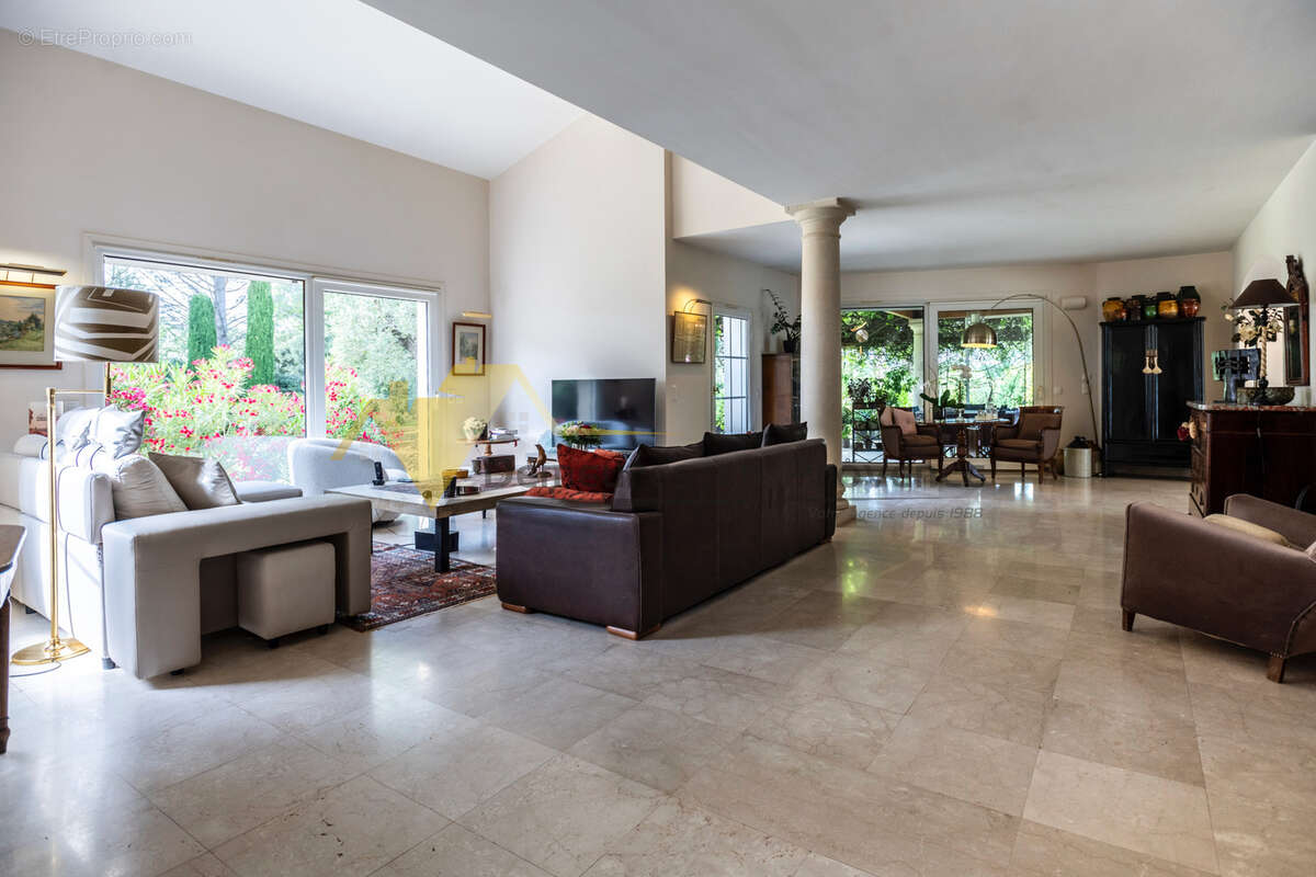 Maison à VAISON-LA-ROMAINE