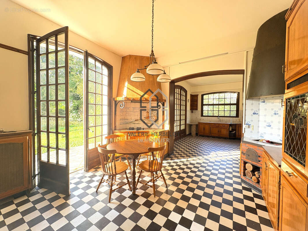 Maison à CHENNEVIERES-SUR-MARNE