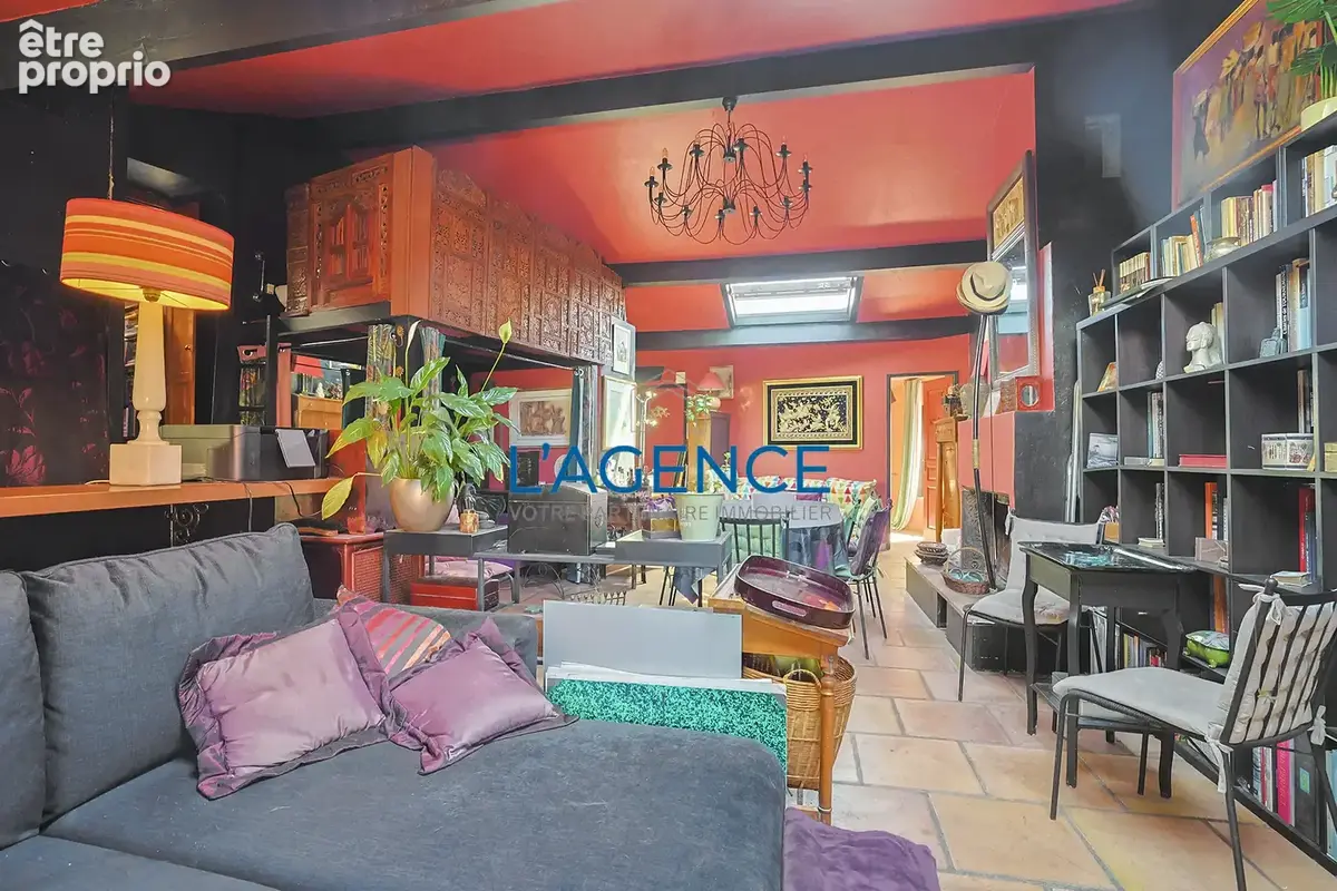 Hyères centre appartement T3 en dernier étage avec tropézienne - photo 8