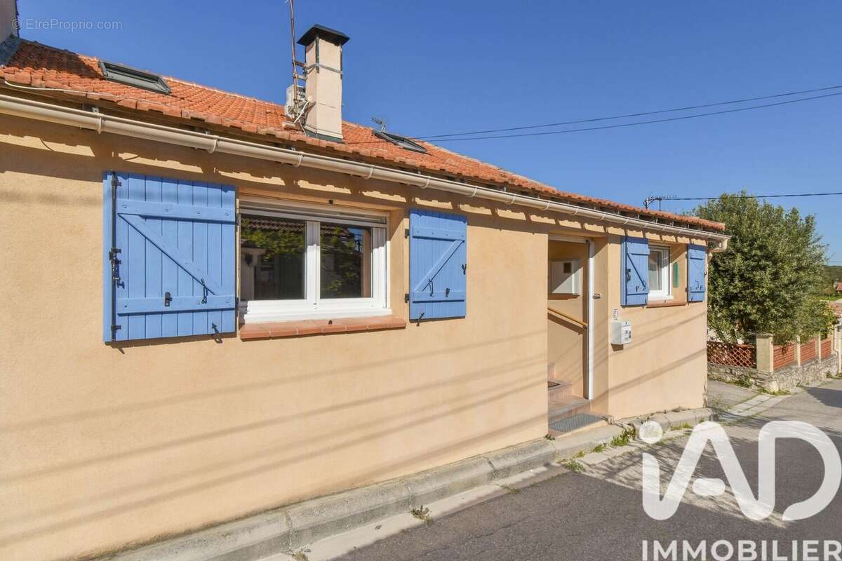 Photo 2 - Maison à GREASQUE