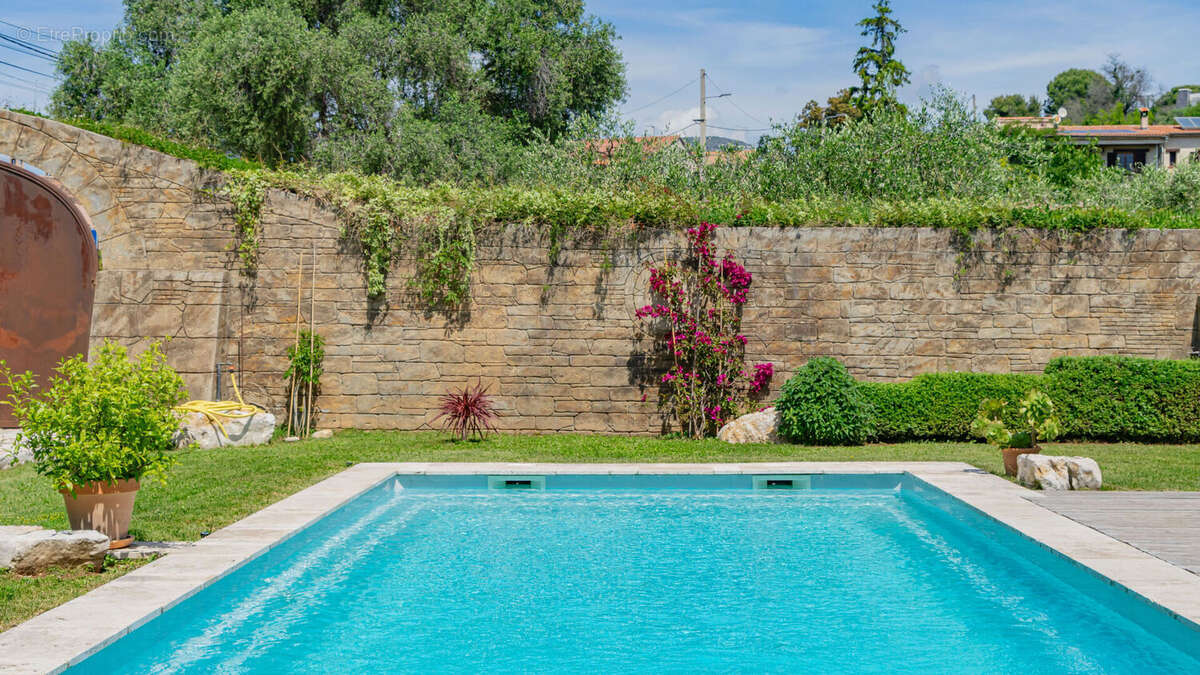 Appartement à LA GAUDE