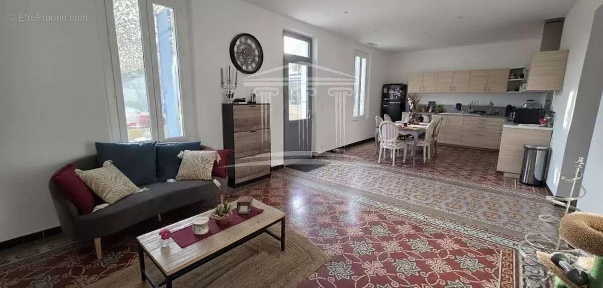 Maison à SORGUES