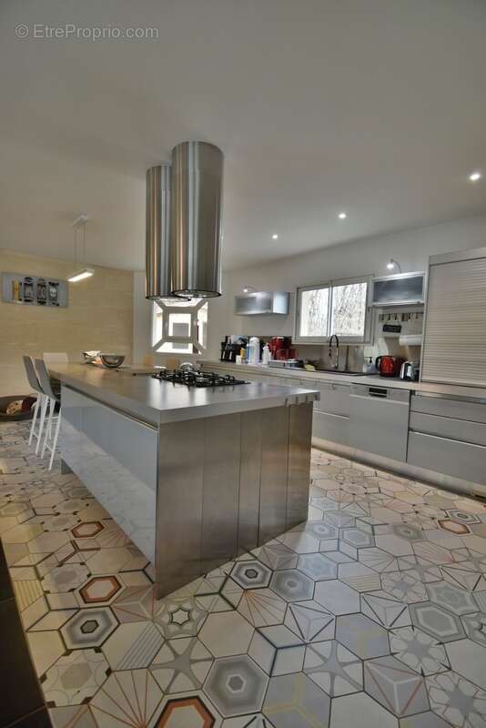 Maison à FARGUES-SAINT-HILAIRE