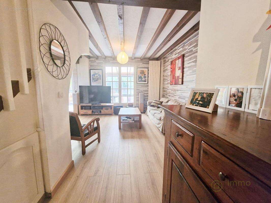 Maison à OZOIR-LA-FERRIERE