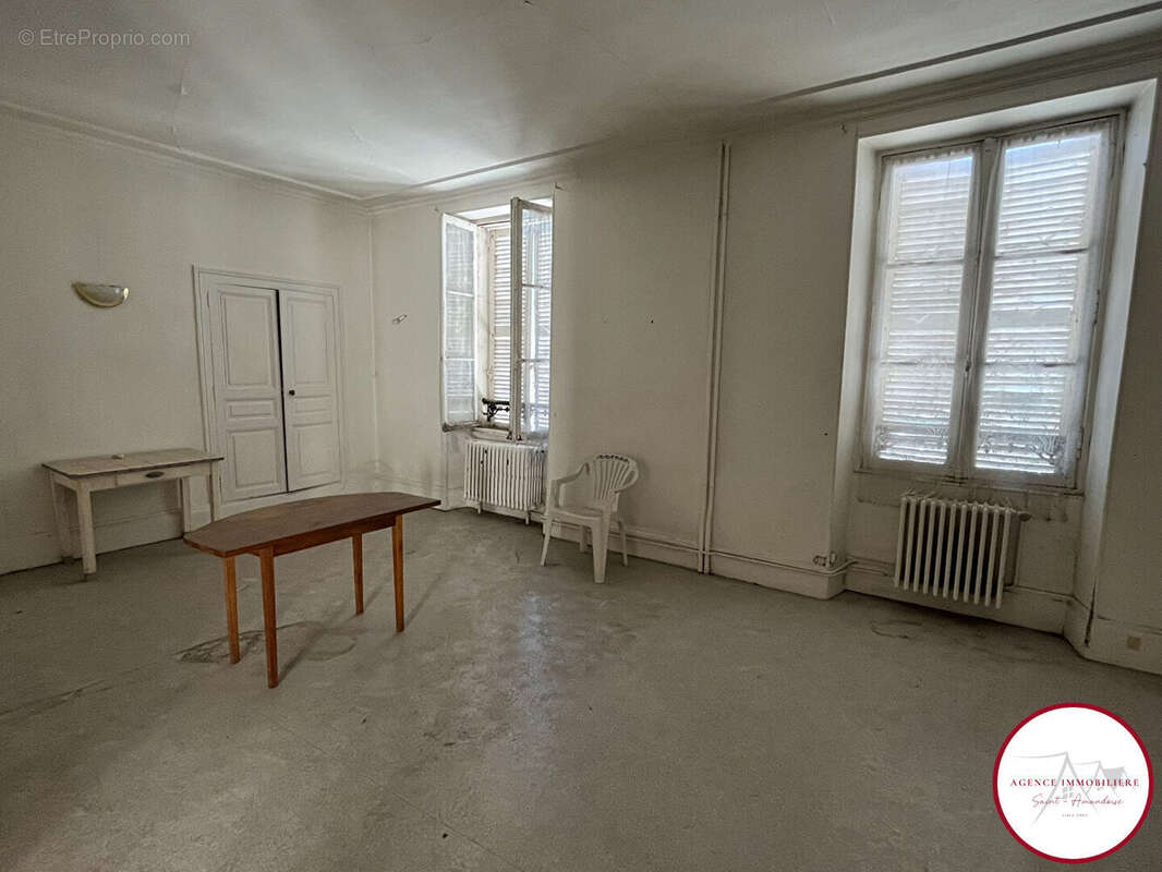 Appartement à SAINT-AMAND-MONTROND