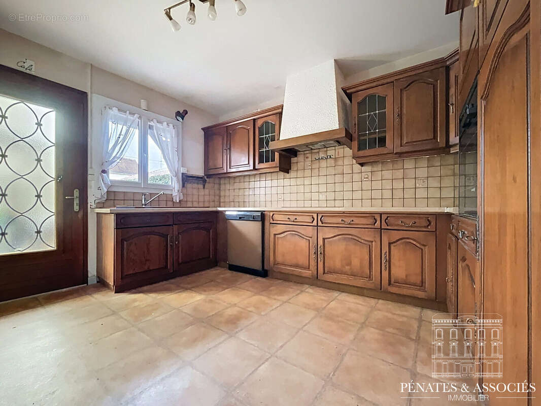 Maison à SAINT-ETIENNE-DU-ROUVRAY