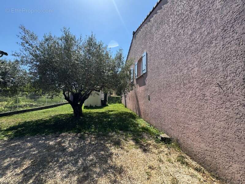 Maison à LES MAGES