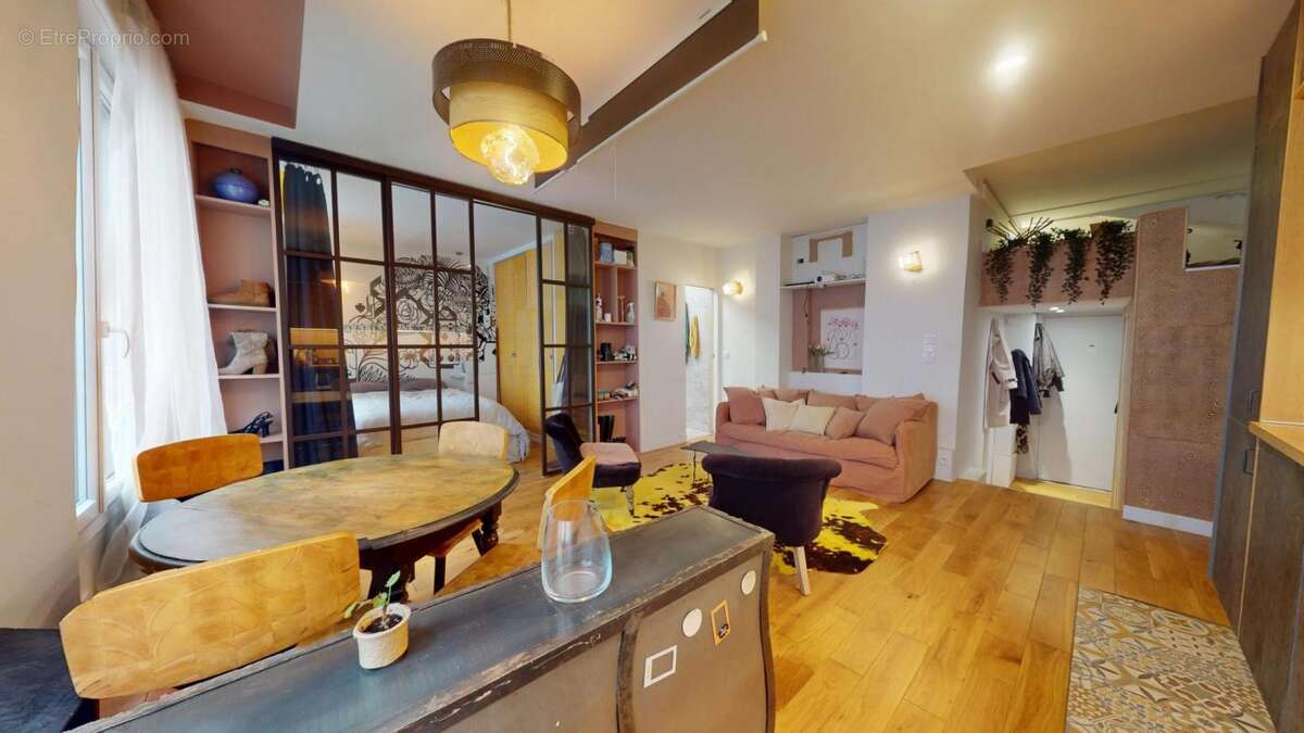 Appartement à PARIS-2E