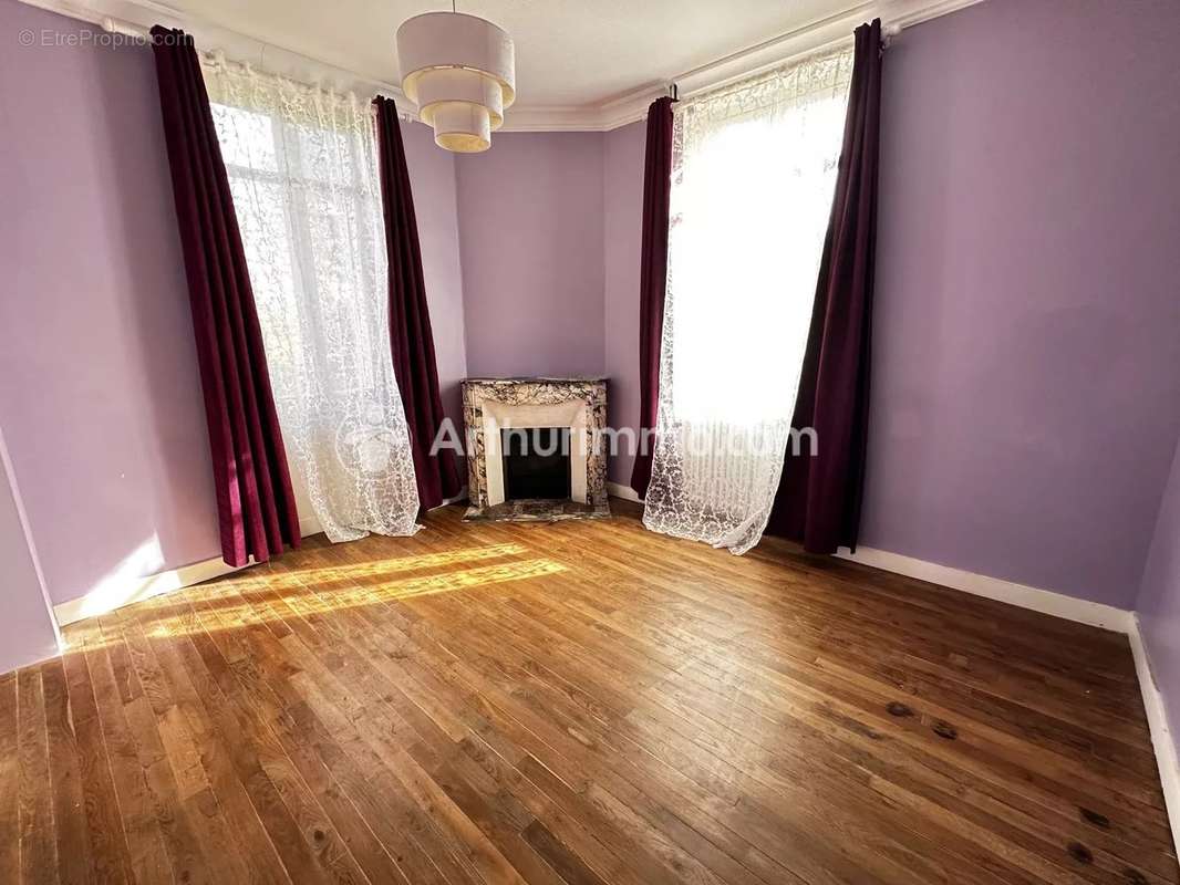 Maison à SAINT-ASTIER