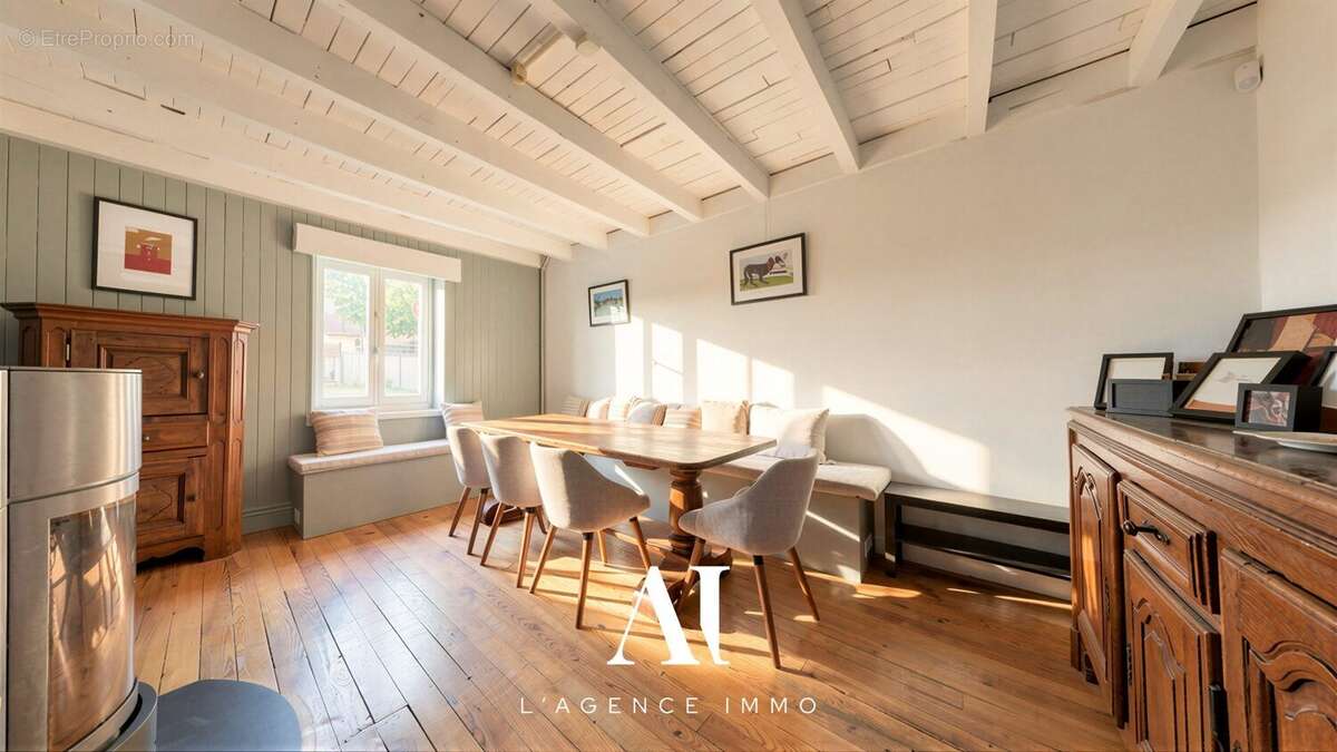 Maison à PERON