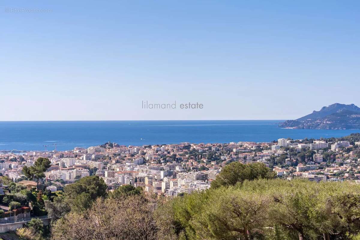 Appartement à LE CANNET