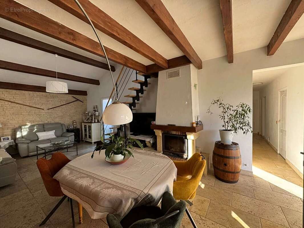 Maison à CHATEAURENARD