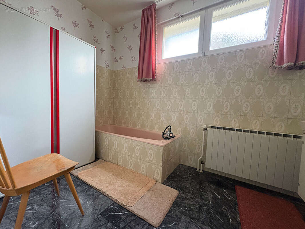 Maison à PONT-DE-ROIDE