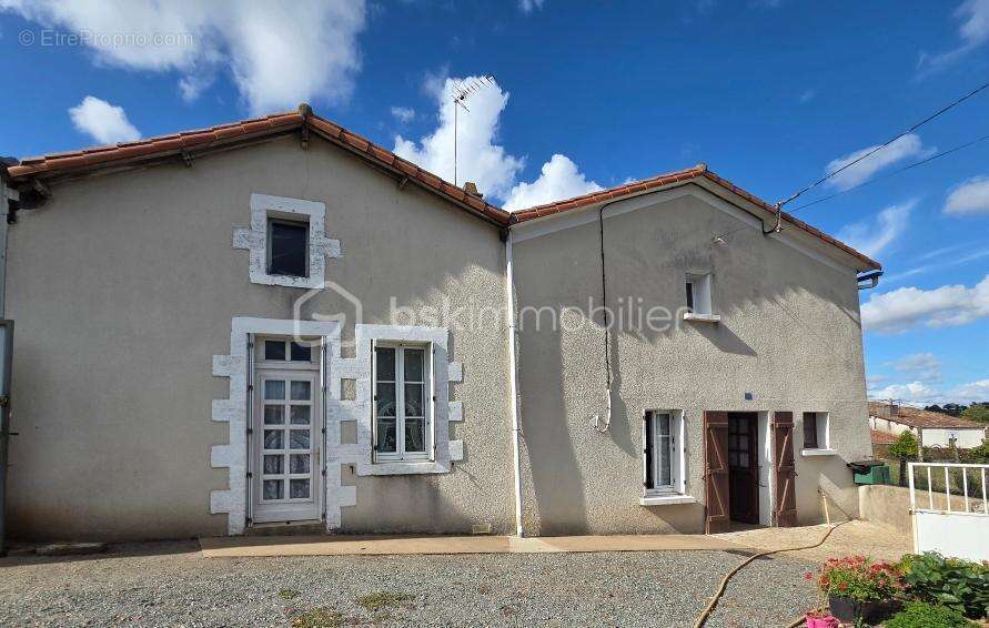 Maison à LE BEUGNON