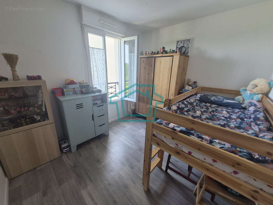Maison à LA QUEUE-LES-YVELINES